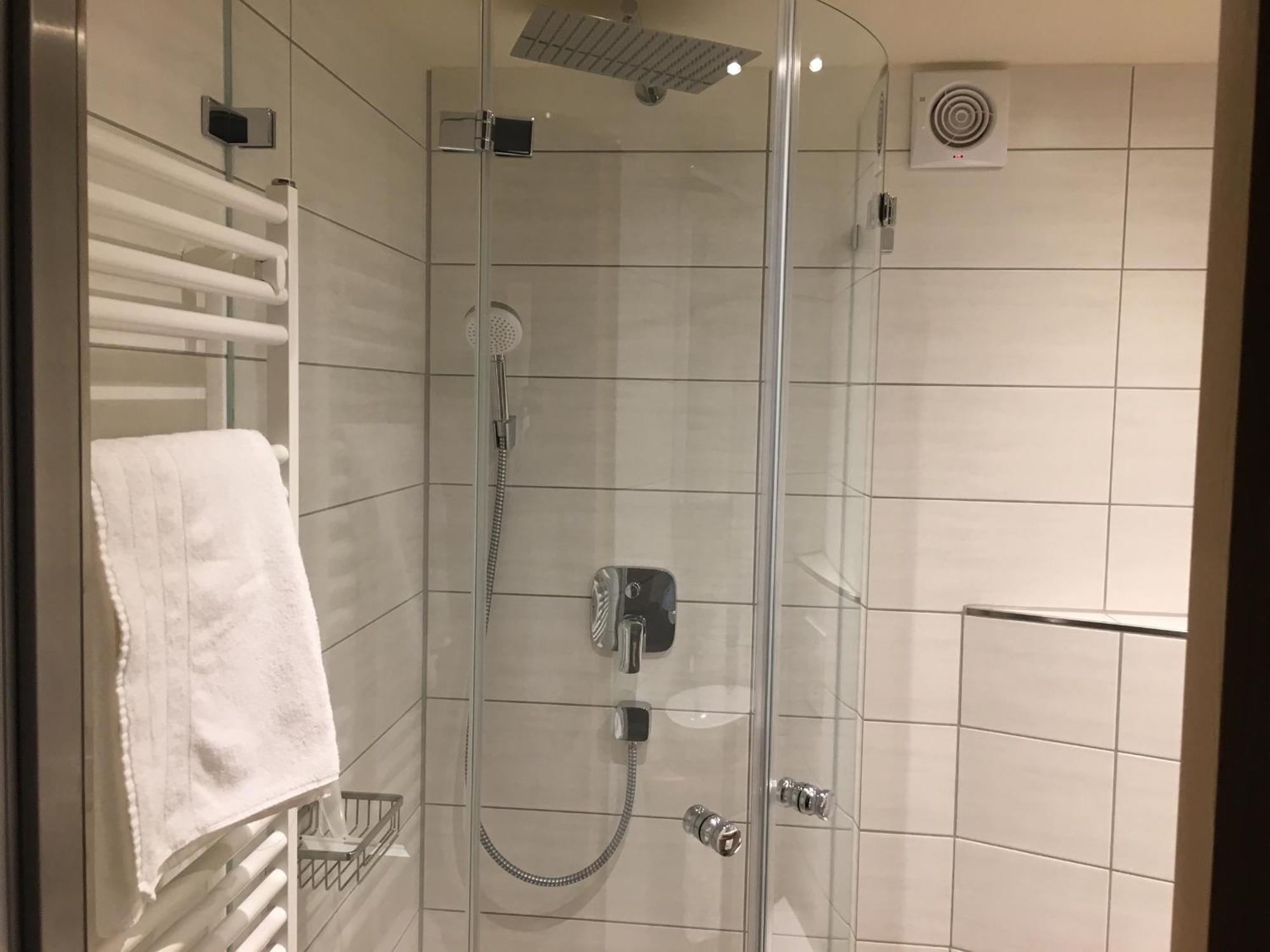 Gasthof Zum Ochsen Moessingen Ngoại thất bức ảnh